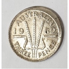 AUSTRALIA 1962 .  THREEPENCE . ERROR . MIS-STRIKE . OFF CENTRE